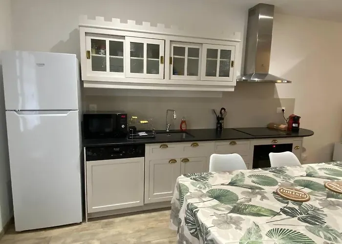 Holiday home Maison 6 Personnes-clim-wifi-proche Centre