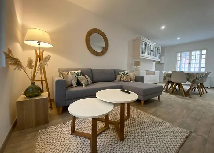 Maison 6 Personnes-clim-wifi-proche Centre Holiday home