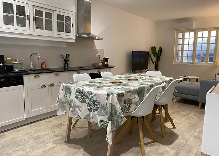 Maison 6 Personnes-clim-wifi-proche Centre Holiday home *